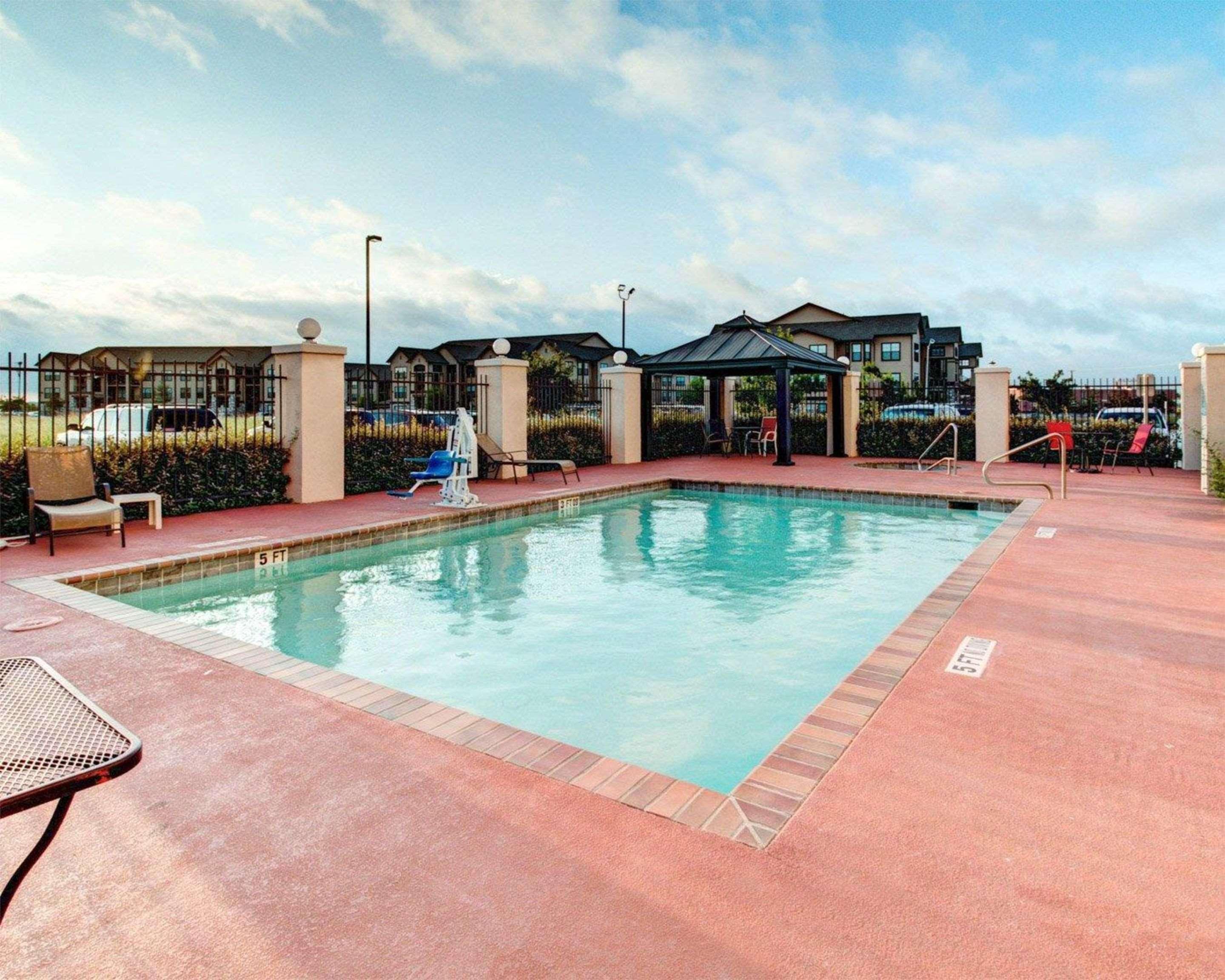 Comfort Suites Waxahachie - Dallas Bagian luar foto