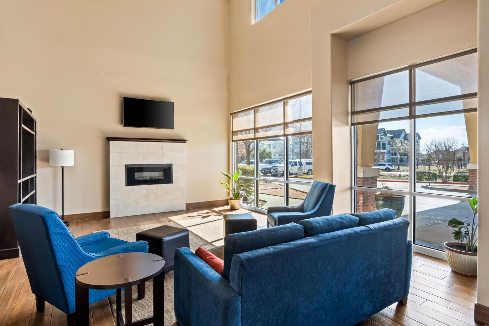 Comfort Suites Waxahachie - Dallas Bagian luar foto